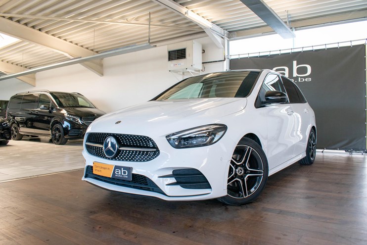 Mercedes-Benz B 180